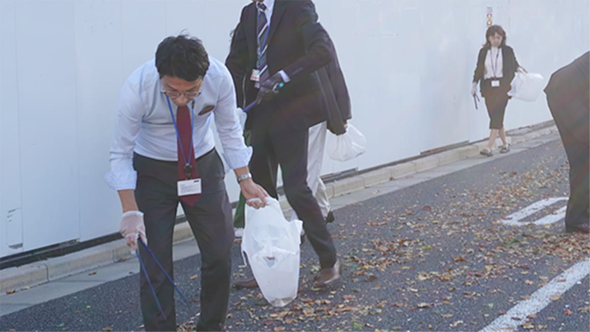 清掃活動の様子の写真